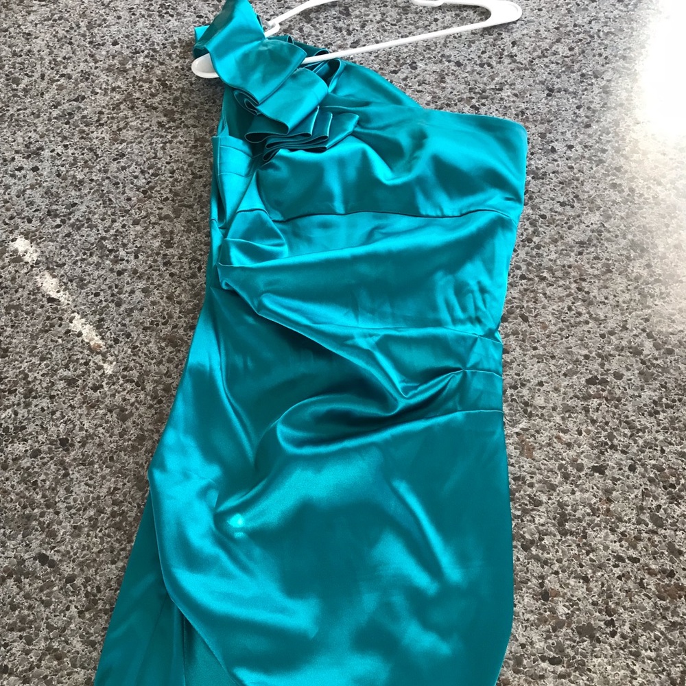 Windsor dress perfect for high school dance